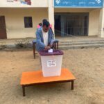 गोरखा-२ का कांग्रेस उमेदवार प्रकाशचन्द्र दवाडीले गरे मतदान